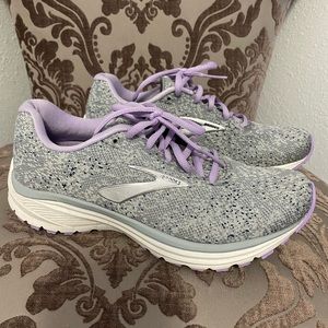 Brooks Anthem 2 tennis shoes